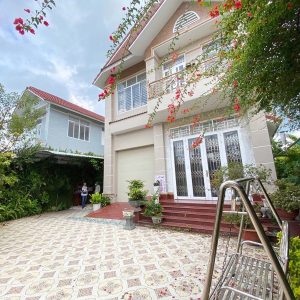 Cho thuê nhà biệt thự mini mặt tiền Nguyễn Văn Cừ Nối Dài - Có nội thất